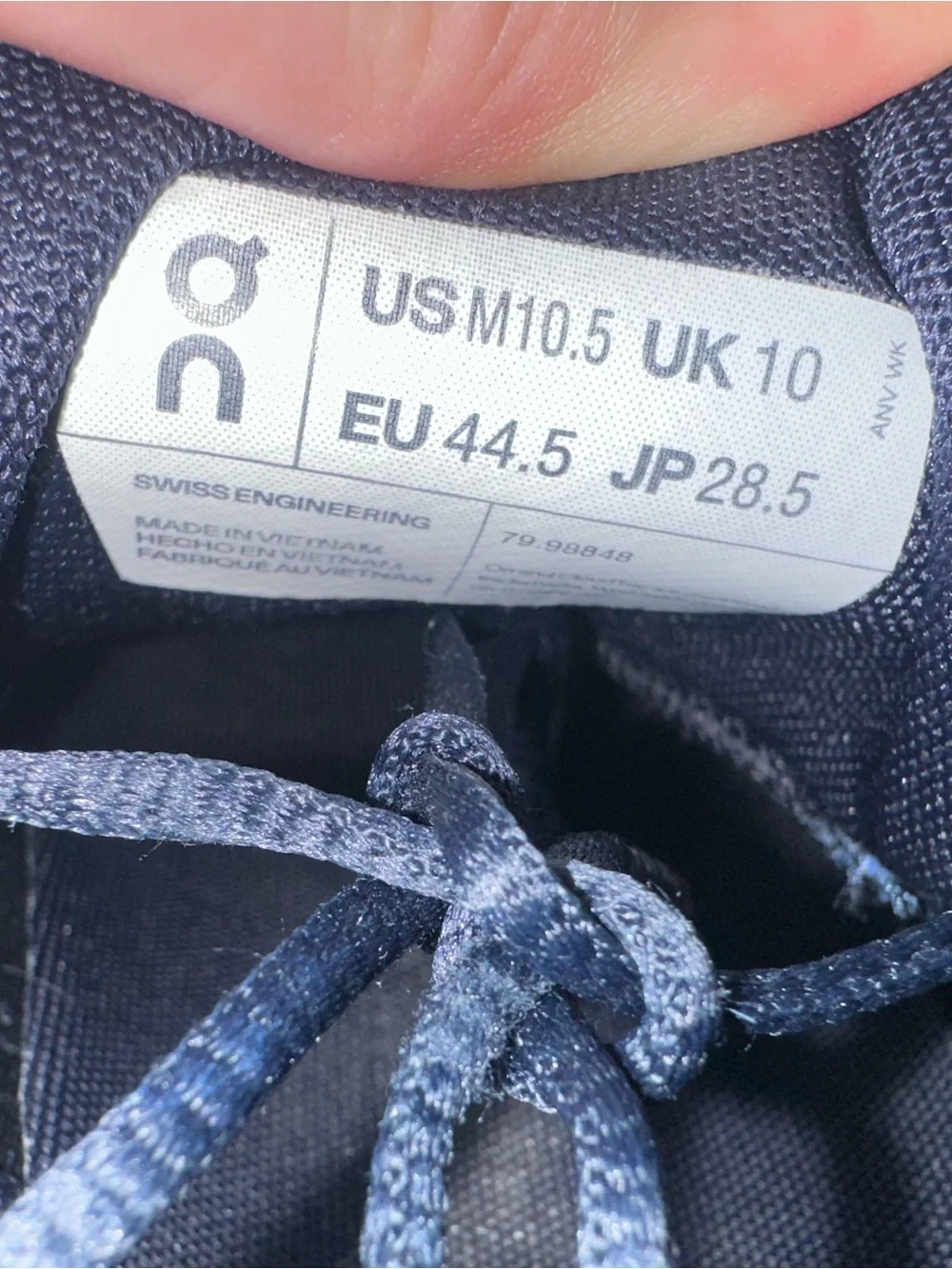 On Running Men’s Sneakers in Navy and Black